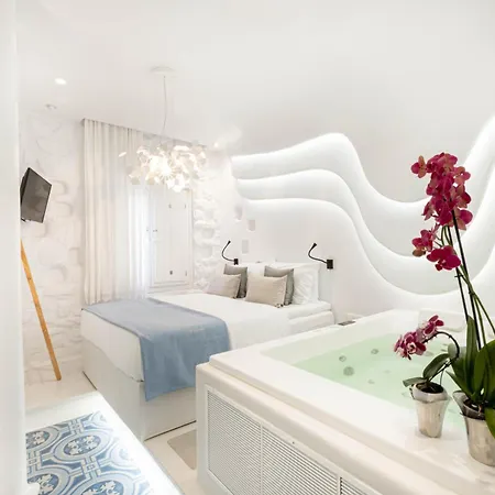 Kyma & Helios Deluxe Suites With Hot Tub At Amazeu Suites Naxos Naxos City Exterior photo