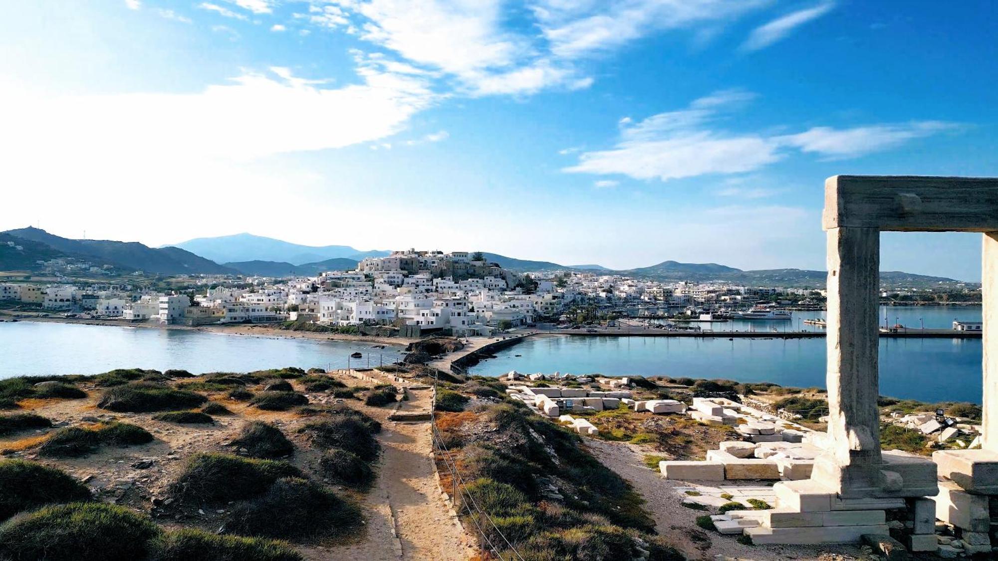 Kyma & Helios Deluxe With Hot Tub At Amazeu Naxos Apartment *
