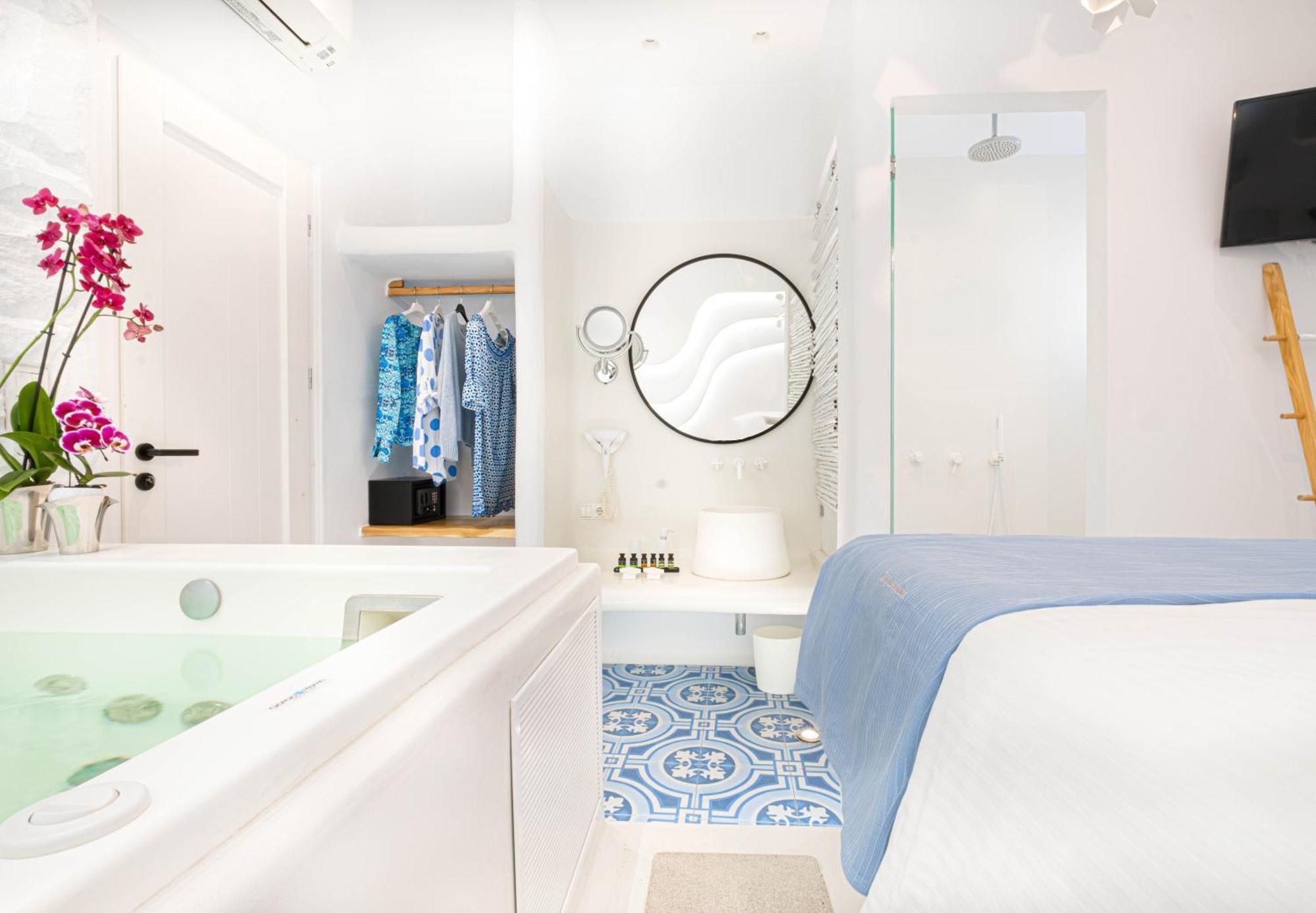 Kyma & Helios Deluxe With Hot Tub At Amazeu Naxos Apartment Naxos City